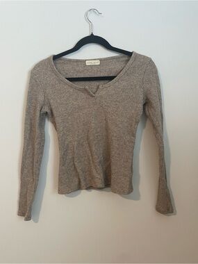 Lightweight Ribbed V-Neck Long Sleeve Top - Taupe